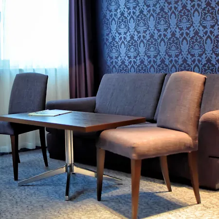 Zamek Centrum Szálloda 4*