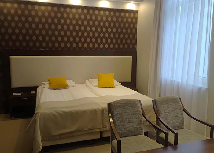 Zamek Centrum Готель 4*